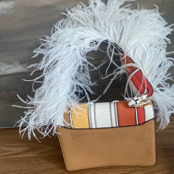 RARE Amanti Satchel - Picture 8 of 9